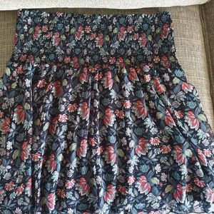 CAbi size Medium Flirt Skirt